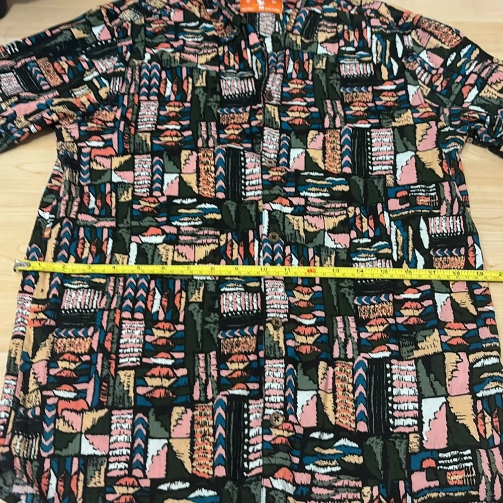 Lightweight Patterned Button Down - Picture 5 of 7